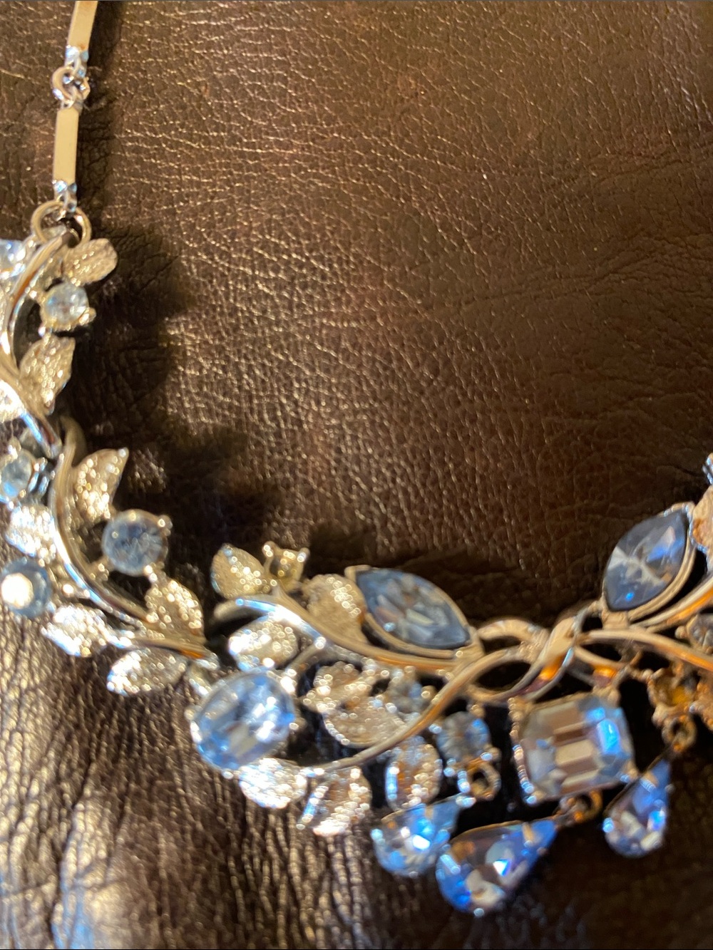 Coro Parure Set - Picture 5 of 7
